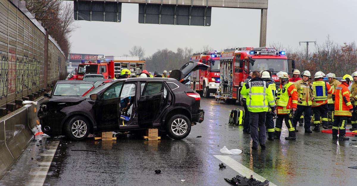 Frau Nach Falschfahrer-Unfall Auf Der A5 In Lebensgefahr